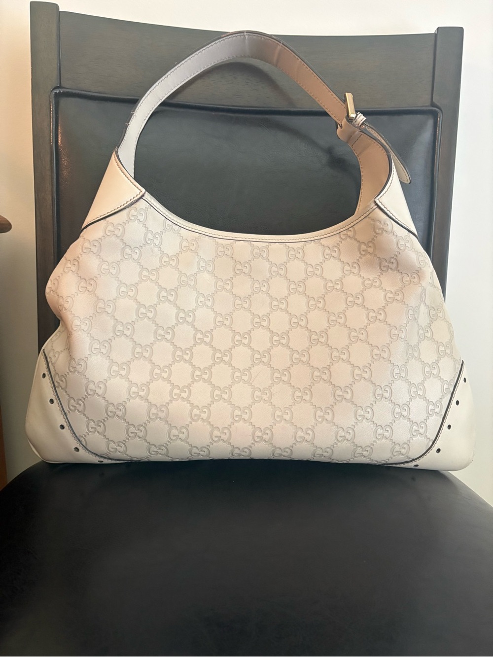 Beautiful Vintage Gucci Ivory GG Monogram Punch Hobo Bag with Gold Hardware - Picture 5 of 15